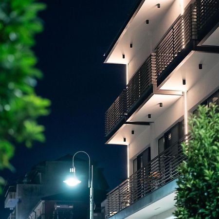לריסה Δ17 Suites & Apartments מראה חיצוני תמונה