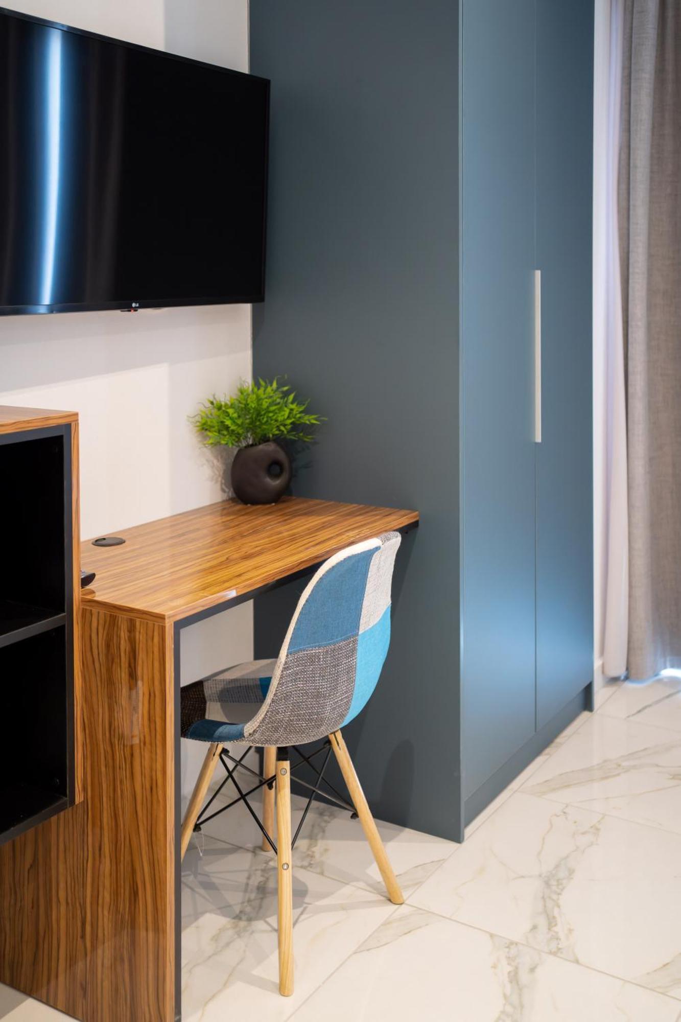 לריסה Δ17 Suites & Apartments מראה חיצוני תמונה