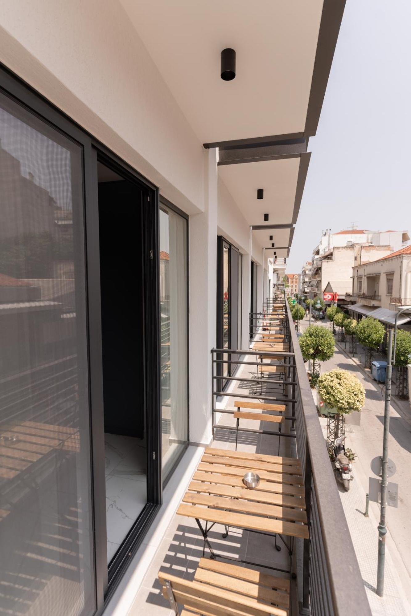 לריסה Δ17 Suites & Apartments מראה חיצוני תמונה